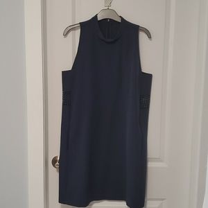 Mock neck sleeveless dress w pockets!